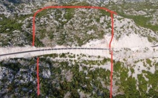 Land with a panoramic view of Cetinje