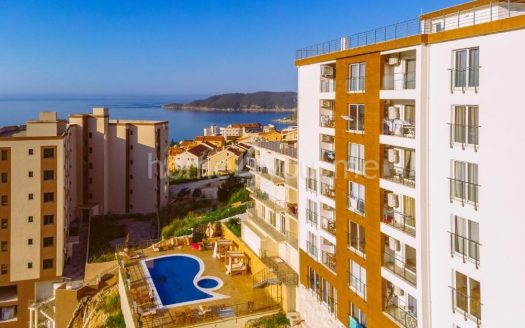 Two-bedroom apartment with a large terrace with jacuzzi and panoramic sea view, Sunny side resort, Becici