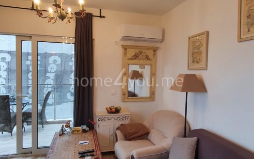 Two-bedroom apartment with a large terrace with jacuzzi and panoramic sea view, Sunny side resort, Becici