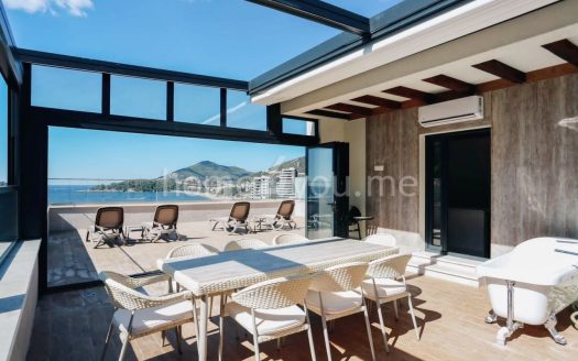 Luxurious penthouse with parking space, Rafailovici, Budva