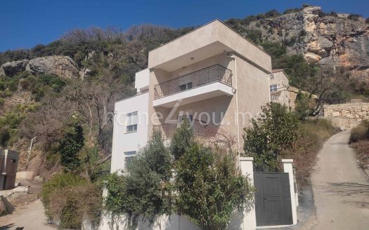New villa on the seafront, Perazića Do, Budva