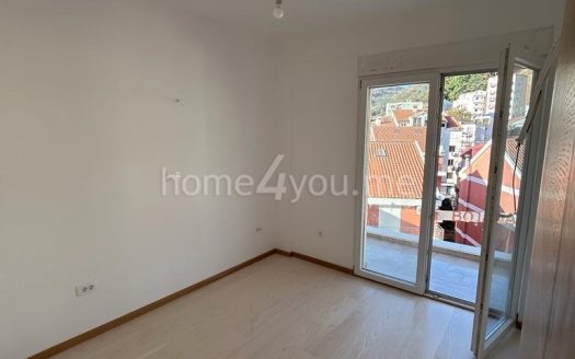 Three-bedroom apartment in a new building, Golubovina, Budva