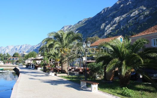 Luxury villa on the first line to the sea with a private pier, Stoliv, Kotor