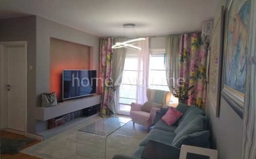 Three-bedroom furnished apartment with parking space, Adok , Budva