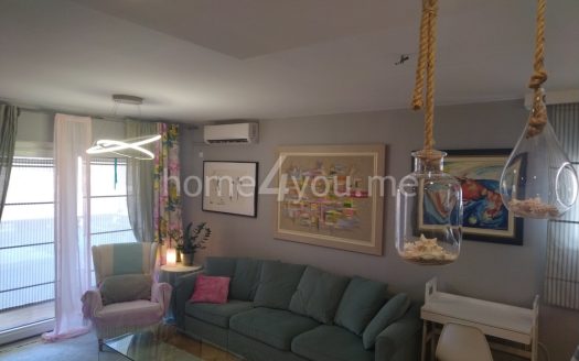 Three-bedroom furnished apartment with parking space, Adok , Budva