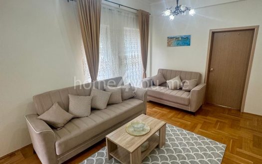 Spacious two-bedroom apartment in a building with pool, Podmaine, Budva