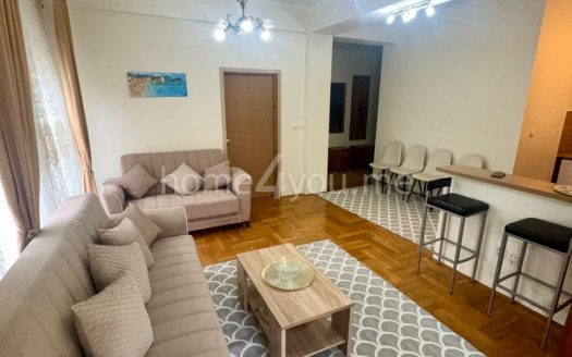 Spacious two-bedroom apartment in a building with pool, Podmaine, Budva