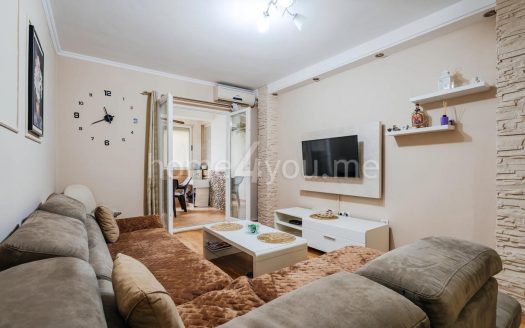 Two-bedroom apartment with parking near the New school, Babilonia, Budva