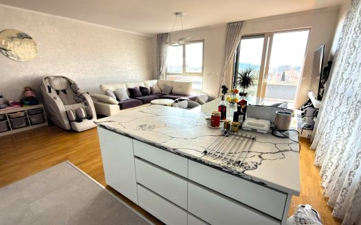 Luxury penthouse with panoramic sea views, rooftop terrace, garage & storage Bečići, Budva