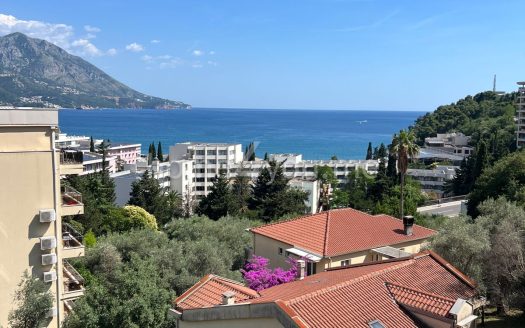 Furnished one-bedroom apartment with sea view, Bečići, Budva