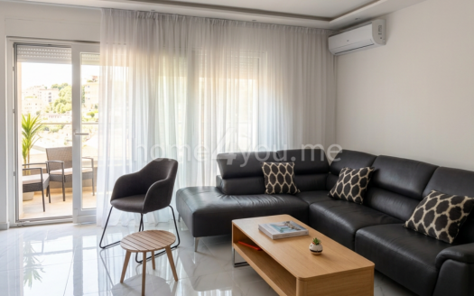 Budva, Old Bakery – Three-bedroom modern apartment with  and garage