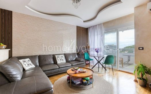 Furnished three-bedroom apartment with sea view, Bečići, Budva