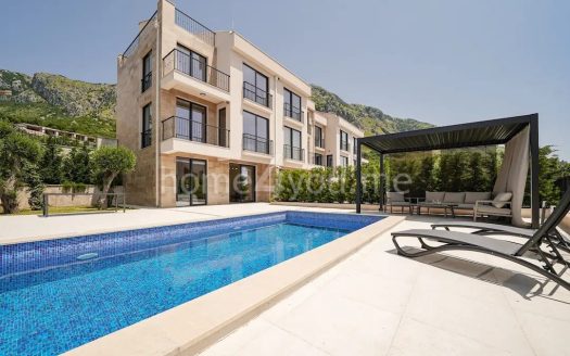 Modern furnished villa with pool from the developer, Reževići, Budva