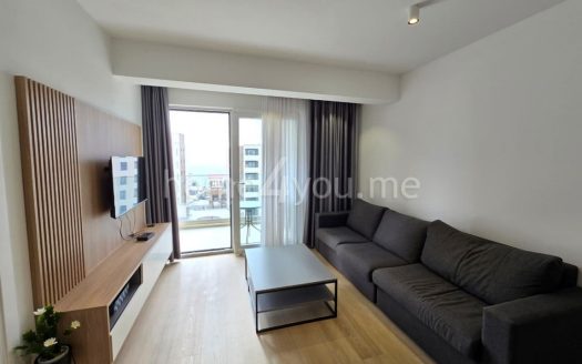 Modernly furnished one-bedroom apartment with garage space in an apart-hotel with swimming pool, Ivanovići, Budva