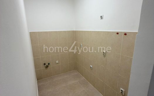 One-bedroom apartment with terrace and parking space – Topliški Put, Budva