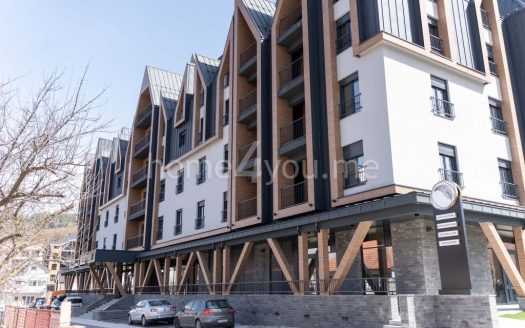 Four-bedroom duplex apartment with garage parking space in the Wulfenia hotel & residential complex, Kolašin